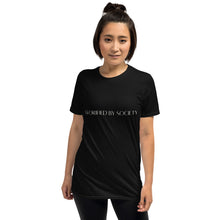 Classic short-sleeve unisex t-shirt, made from soft and breathable fabric, offering a comfortable fit for all. Perfect for everyday wear, this versatile shirt can be styled for any occasion.